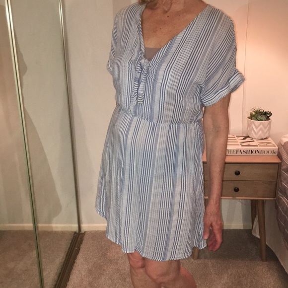 H&M - Chic Blue & White Striped Bathing Suit Coverup - Size: 6 - Picture 2 of 6